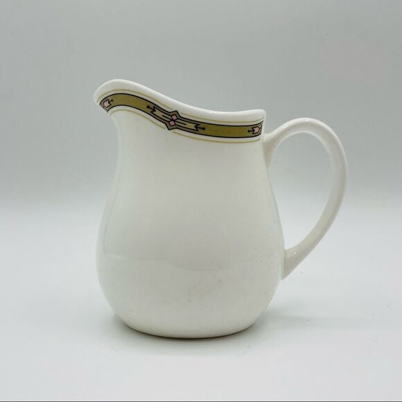 Vintage Wedgwood Metallised Bone China Creamer - Picture 1 of 4